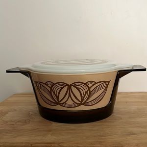 Pyrex Raffia Brown Onion 475 Promotional Casserole Dish w/ HTF Hugger Cradle Lid